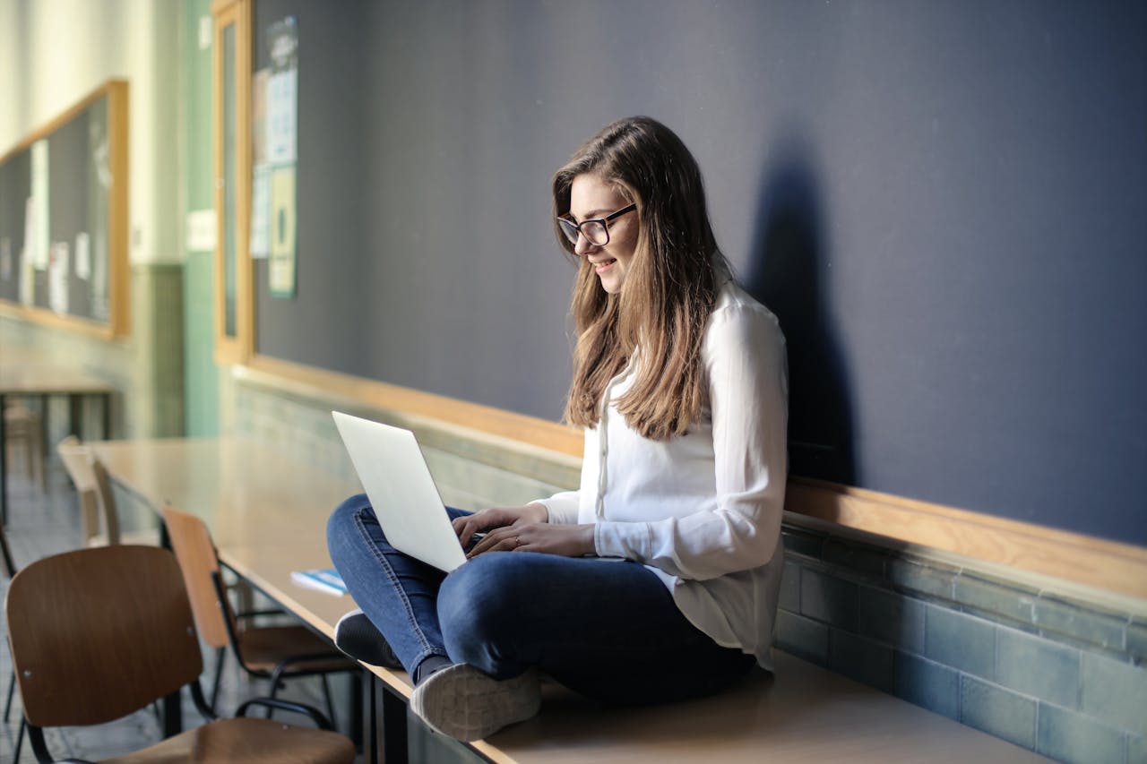 Top Tech Tools Every University Student Should Be Using in 2025
