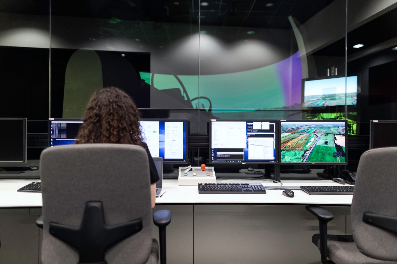 How to Build an Effective Multi-Screen Display Network
